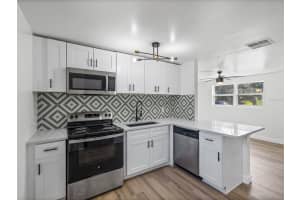 9902 CLUB LANE, TAMPA, FL 33612 - MLS#MFRTB8441422