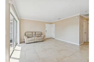 13693 ORANGE SUNSET DRIVE, TAMPA, FL 33618 - MLS#MFRTB8441598