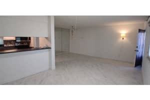 2525 BAY DRIVE, LARGO, FL 33770 - MLS#MFRTB8441631