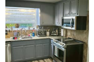 10400 Linda Sue Ct Port Richey, FL 34668 - Off Market