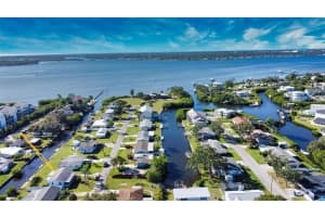 616 Palm Ave Ellenton, FL 34222 - Off Market