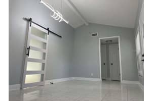 10106 ROYAL ACRES COURT, TAMPA, FL 33615 - MLS#MFRTB8441997