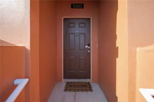 9260 LAKE CHASE ISLAND WAY, TAMPA, FL 33626 - MLS#MFRTB8442084