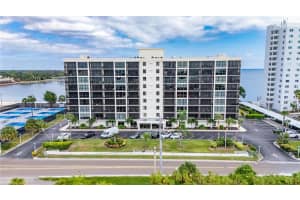 7100 SUNSHINE SKYWAY LANE, ST PETERSBURG, FL 33711 - MLS#MFRTB8442111