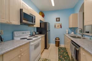 2302 SILVER PALM DR #204, KISSIMMEE, FL 34747 - MLS#MFRTB8442350