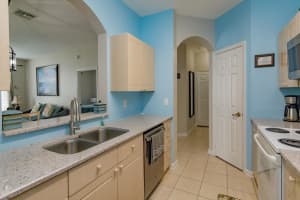 2302 SILVER PALM DR #204, KISSIMMEE, FL 34747 - MLS#MFRTB8442350