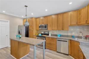 6509 ENGLEWOOD AVENUE, TAMPA, FL 33611 - MLS#MFRTB8442353