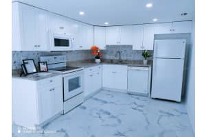 MLS# MFRTB8442359, Clearwater, Florida 33755