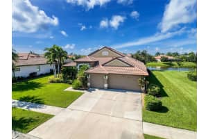 335 COCKLE SHELL LOOP, APOLLO BEACH, FL 33572 - MLS#MFRTB8442499