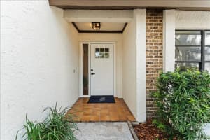 1042 SYLVIA LANE, TAMPA, FL 33613 - MLS#MFRTB8442535