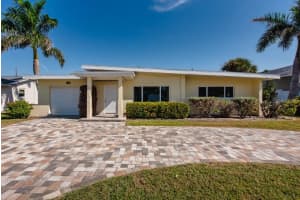 6964 GRANDE VISTA WAY, ST PETERSBURG, FL 33707 - MLS#MFRTB8442554