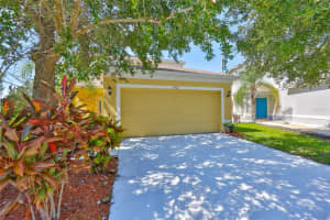 7902 CARRIAGE POINTE DRIVE, GIBSONTON, FL 33534 - MLS#MFRTB8442577
