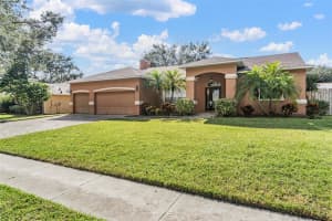 2706 Bent Leaf Dr Valrico, FL 33594 - Off Market