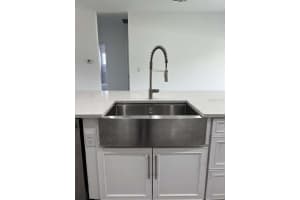 32835 FOREST AVENUE, LEESBURG, FL 34788 - MLS#MFRTB8442678