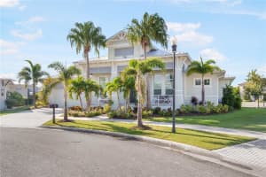 718 PINCKNEY DRIVE, APOLLO BEACH, FL 33572 - MLS#MFRTB8442682
