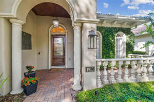 1913 FLORESTA VIEW DRIVE, TAMPA, FL 33618 - MLS#MFRTB8442700