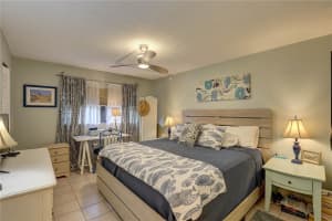 2750 BAY DRIVE, LARGO, FL 33771 - MLS#MFRTB8442738