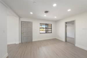 2520 KNOLLWOOD STREET, TAMPA, FL 33614 - MLS#MFRTB8442813