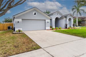 9301 SUNNYOAK DRIVE, RIVERVIEW, FL 33569 - MLS#MFRTB8442969