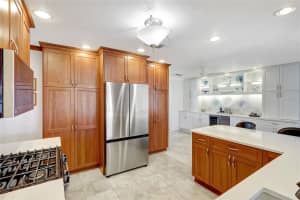 1389 47TH AVENUE, ST PETERSBURG, FL 33703 - MLS#MFRTB8443113