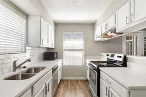 1001 CENTER ROAD, VENICE, FL 34292 - MLS#MFRTB8443180