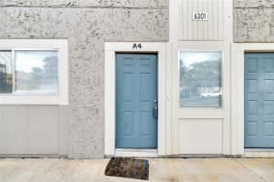 6301 NEWTOWN CIRCLE, TAMPA, FL 33615 - MLS#MFRTB8443265