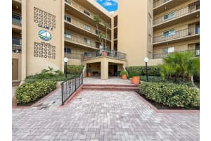 90 HIGHLAND AVENUE, TARPON SPRINGS, FL 34689 - MLS#MFRTB8443299