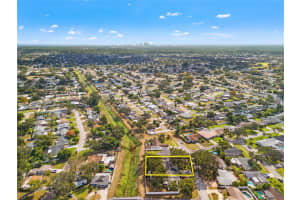 6195 34TH AVENUE, ST PETERSBURG, FL 33710 - MLS#MFRTB8443512