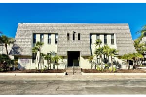 704 LYNDHURST STREET, DUNEDIN, FL 34698 - MLS#MFRTB8443526