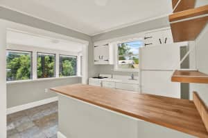 1381 OAK STREET, ST PETERSBURG, FL 33701 - MLS#MFRTB8443551