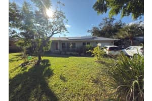 4921 HYACINTH WAY, ST PETERSBURG, FL 33705 - MLS#MFRTB8443707