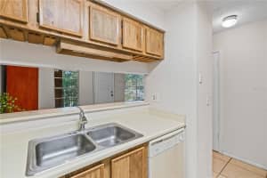 4003 NESTLE OAKS PLACE, TAMPA, FL 33613 - MLS#MFRTB8443710