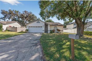 204 SUGAR CREEK DRIVE, PLANT CITY, FL 33563 - MLS#MFRTB8443719