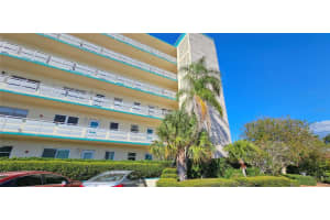 2960 59th St S #202, GULFPORT