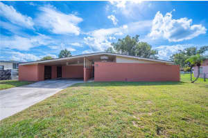 2214 Nottingham Rd, LAKELAND