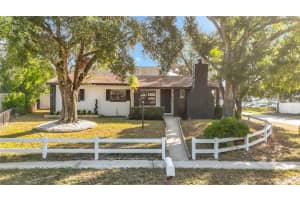 718 BELT COURT, TAMPA, FL 33612 - MLS#MFRTB8444051