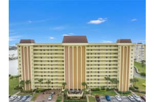 4525 COVE CIRCLE, ST PETERSBURG, FL 33708 - MLS#MFRTB8444078