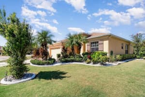 909 REGAL MANOR WAY, SUN CITY CENTER, FL 33573 - MLS#MFRTB8444247