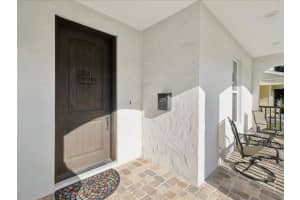 4916 3RD STREET, ST PETERSBURG, FL 33703 - MLS#MFRTB8444427