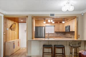 6817 STONES THROW CIRCLE, ST PETERSBURG, FL 33710 - MLS#MFRTB8444558