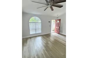 410 Maple Pointe Dr Seffner, FL 33584 - Off Market