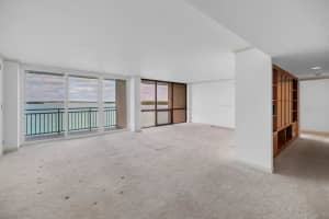 1 KEY CAPRI #209E, TREASURE ISLAND, FL 33706 - MLS#MFRTB8445178