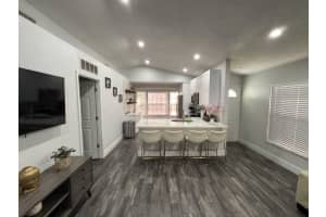 925 VISTA PALMA WAY, ORLANDO, FL 32825 - MLS#MFRTB8445219