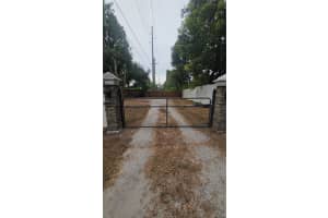 9860 SKEWLEE ROAD, THONOTOSASSA, FL 33592 Sold 11/19/25