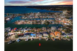 7942 3RD AVENUE, ST PETERSBURG, FL 33707 - MLS#MFRTB8445534