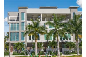 577 4TH AVENUE, ST PETERSBURG, FL 33701 - MLS#MFRTB8445635