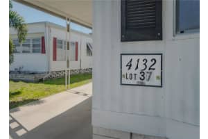 4132 72ND STREET, ST PETERSBURG, FL 33709 - MLS#MFRTB8445676