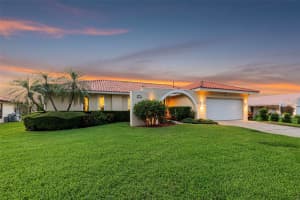 4712 OVERLOOK DRIVE, ST PETERSBURG, FL 33703 - MLS#MFRTB8445861