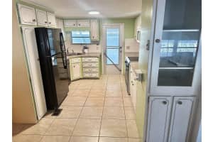 2000 BAY DRIVE, LARGO, FL 33771 - MLS#MFRTB8446486