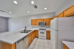 6713 LAKE ROCHESTER LANE, GIBSONTON, FL 33534 - MLS#MFRTB8446636